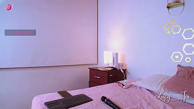 Snapshot of Lucy_joi chatting on October 31, 5:52 am Lucy joi online show from October 31, 5:52 am