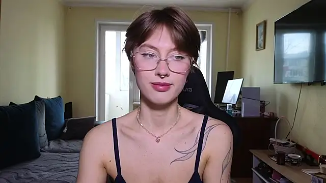 MalvinaBlum online show from April 23, 5:08 am