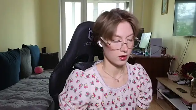 MalvinaBlum online show from May 17, 3:04 am