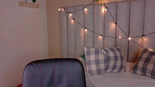 alaia-rogers online show from January 15, 11:59 am