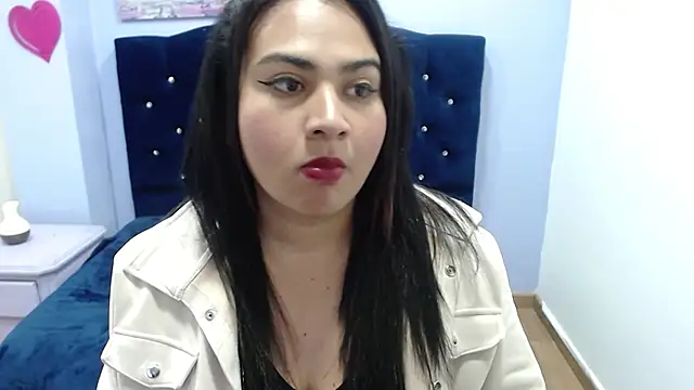 lucianaa 25 online show from December 4, 12:14 pm