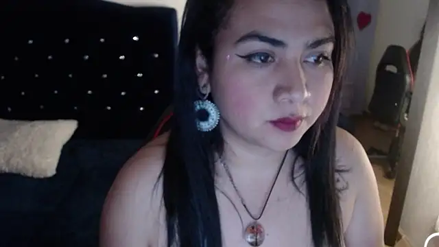 lucianaa 25 online show from December 9, 1:02 pm