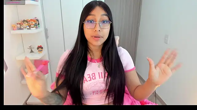 Snapshot of isa_bellaa0 chatting on October 17, 4:15 am isa bellaa0 online show from October 17, 4:15 am