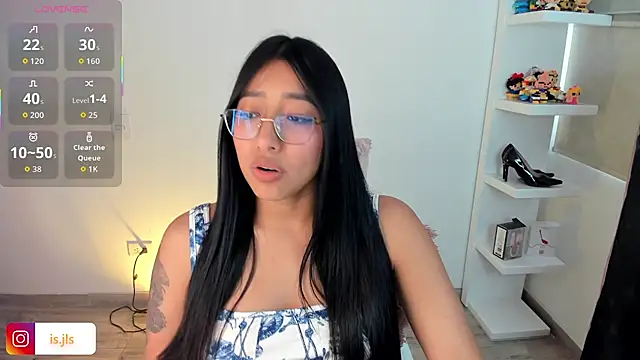 Snapshot of isa_bellaa0 chatting on December 2, 1:05 pm isa bellaa0 online show from December 2, 1:05 pm