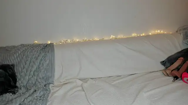 Mlleeffy online show from December 4, 9:12 pm