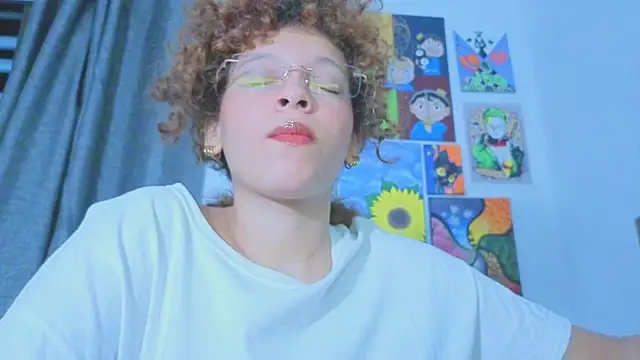 Ada gales  online show from June 18, 3:29 am