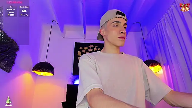 Snapshot of Angel_Snowhotxxx chatting on December 21, 10:51 pm Angel Snowhotxxx online show from December 21, 10:51 pm