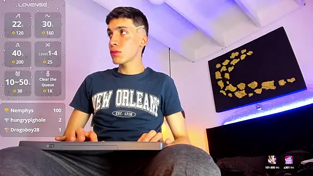 Snapshot of Angel_Snowhotxxx chatting on January 19, 8:09 pm Angel Snowhotxxx online show from January 19, 8:09 pm