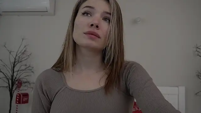 IceDanielles online show from February 9, 8:44 am