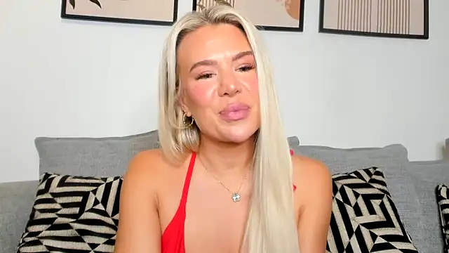 Snapshot of Alexia-Lee chatting on December 14, 9:41 pm Alexia-Lee online show from December 14, 9:41 pm