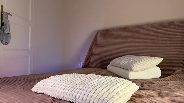 itsmaxxbaby  online show from March 22, 4:27 am