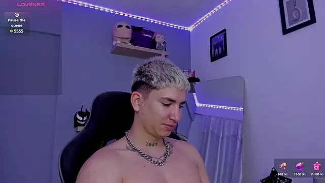 Snapshot of SebasFallon chatting on March 6, 12:52 pm SebasFallon online show from March 6, 12:52 pm