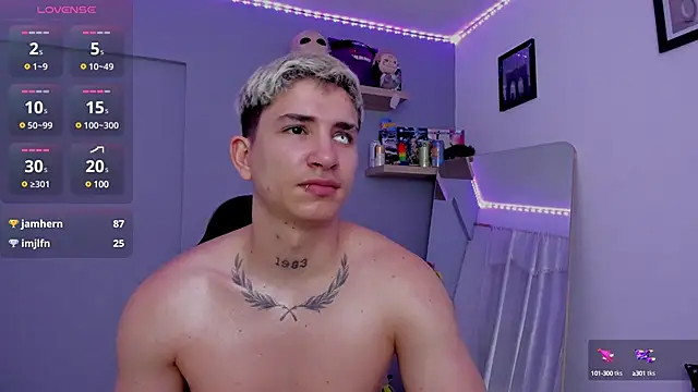 Snapshot of SebasFallon chatting on March 13, 11:59 pm SebasFallon online show from March 13, 11:59 pm