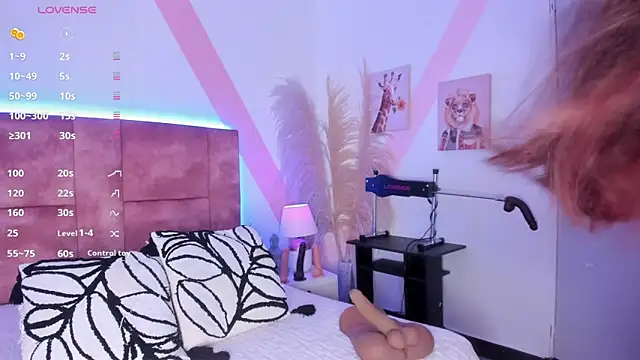 Snapshot of isabella_whiithe chatting on March 9, 4:55 pm isabella whiithe online show from March 9, 4:55 pm