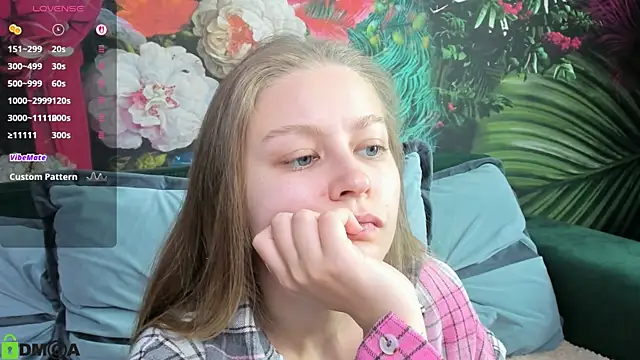 Snapshot of Polumna_cute chatting on April 24, 9:56 am Polumna cute online show from April 24, 9:56 am