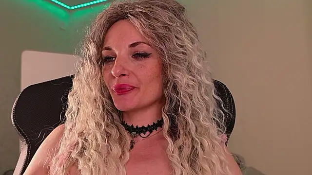 Amerabelle 23 online show from March 9, 1:48 pm