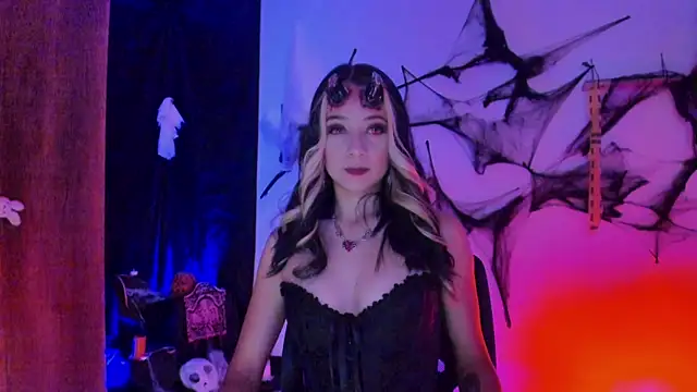 Snapshot of penny_sweett_ chatting on October 30, 12:23 am penny sweett online show from October 30, 12:23 am