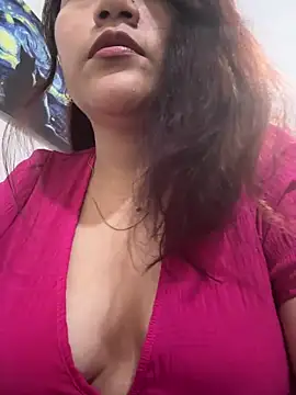 Snapshot of ZUCAAT chatting on February 24, 3:37 am ZUCAAT online show from February 24, 3:37 am