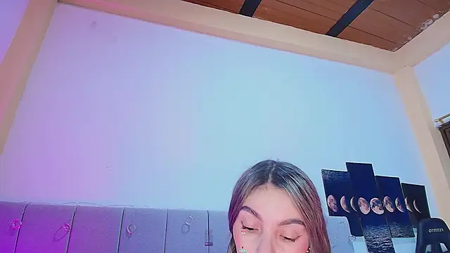 AbrilZannetii online show from March 15, 12:05 am