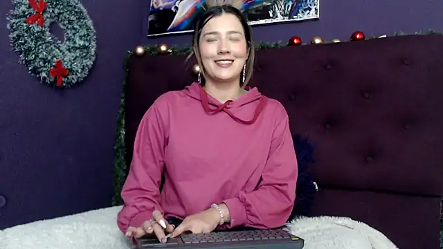merlinaadams  online show from December 19, 7:29 pm