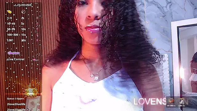 Snapshot of littleebonny chatting on December 26, 2:22 am littleebonny online show from December 26, 2:22 am