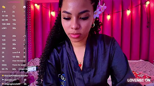 Snapshot of littleebonny chatting on February 19, 7:48 pm littleebonny online show from February 19, 7:48 pm