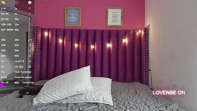 Snapshot of littleebonny chatting on March 7, 12:45 pm littleebonny online show from March 7, 12:45 pm