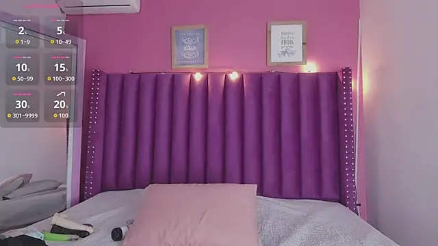 Snapshot of littleebonny chatting on October 1, 3:40 pm littleebonny online show from October 1, 3:40 pm