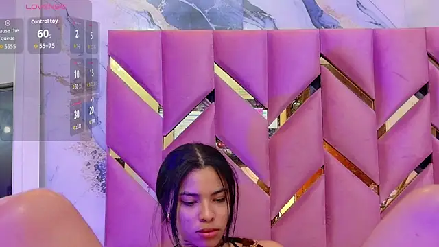 Snapshot of littleebonny chatting on March 22, 8:01 pm littleebonny online show from March 22, 8:01 pm