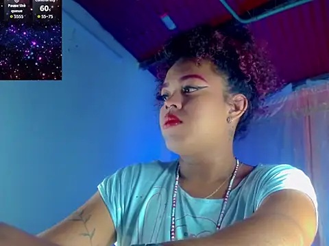 Snapshot of KayleighDreams_ chatting on October 1, 11:44 pm KayleighDreams online show from October 1, 11:44 pm