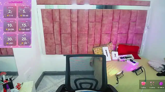 Snapshot of KayleighDreams_ chatting on March 11, 12:27 am KayleighDreams online show from March 11, 12:27 am