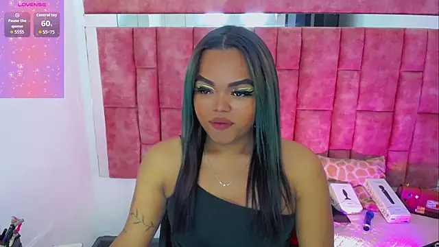 Snapshot of KayleighDreams_ chatting on March 13, 12:23 pm KayleighDreams online show from March 13, 12:23 pm