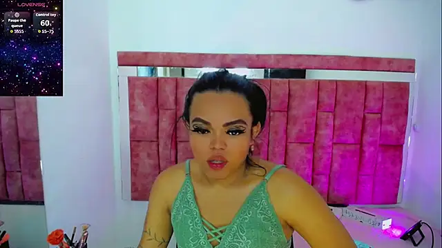 Snapshot of KayleighDreams_ chatting on March 28, 4:12 am KayleighDreams online show from March 28, 4:12 am