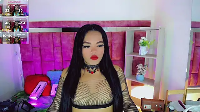 KayleighDreams  online show from July 28, 3:35 am