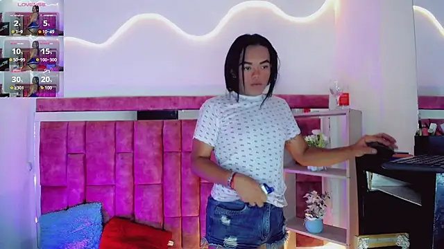 KayleighDreams  online show from July 31, 2:55 am
