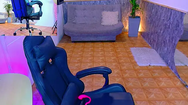 emily jones 1 online show from October 2, 10:55 am