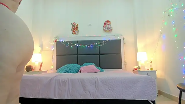 Aslhyn Gomez online show from December 16, 8:16 pm