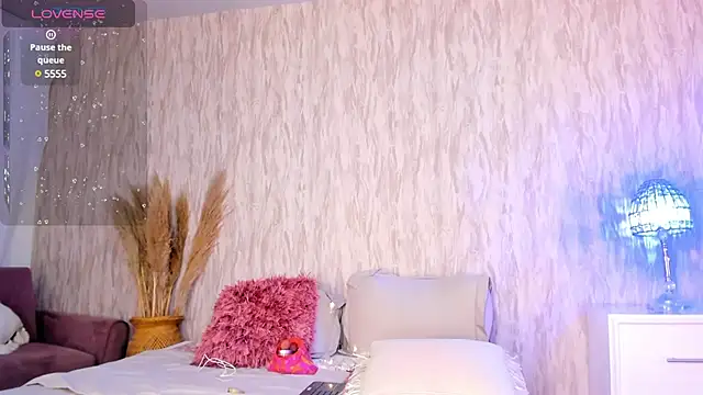 emily parkerr online show from January 14, 1:47 am