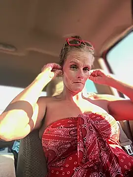 vixendoll87 online show from March 12, 9:56 pm