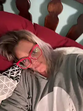 vixendoll87 online show from November 1, 7:27 pm