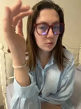 BeatriceTender online show from March 5, 6:59 pm