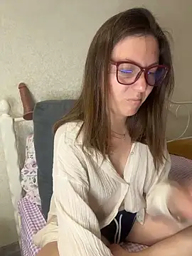 BeatriceTender online show from June 10, 9:03 pm