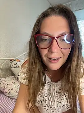 BeatriceTender online show from July 11, 11:35 am