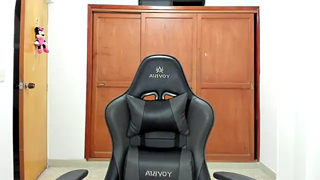 avellanatammy online show from March 11, 12:33 am