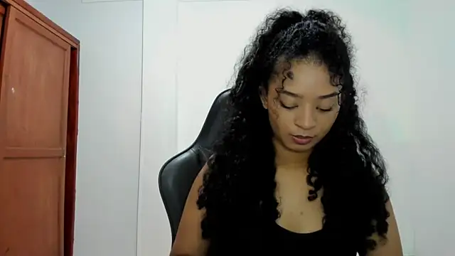 avellanatammy online show from October 25, 12:40 am