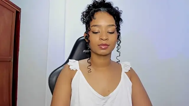 avellanatammy online show from October 29, 12:57 am