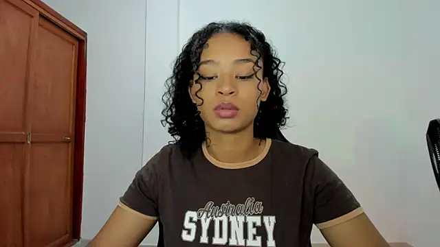 avellanatammy online show from November 29, 4:37 am