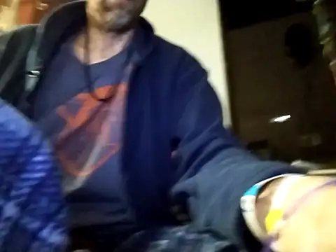 Snapshot of SteepNet1 chatting on December 16, 3:33 am SteepNet1 online show from December 16, 3:33 am