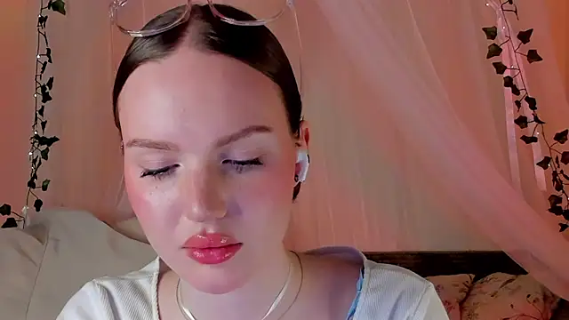 MishkaMe online show from February 8, 6:44 pm