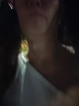 Snapshot of TheDime chatting on October 25, 6:32 am TheDime online show from October 25, 6:32 am